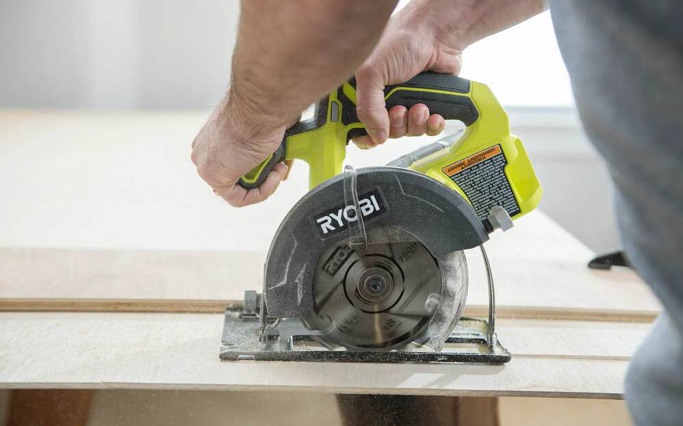Small circular saw ryobi clearance